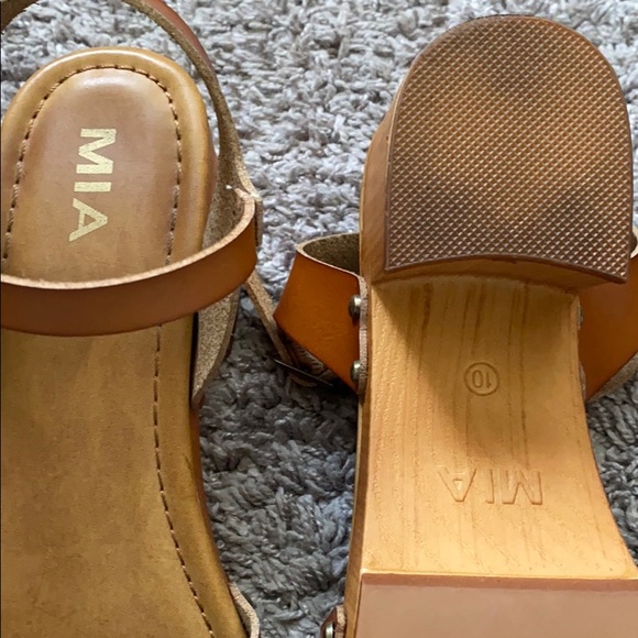 SOLD Boho chic MIA block sandal heels - Picture 4 of 4